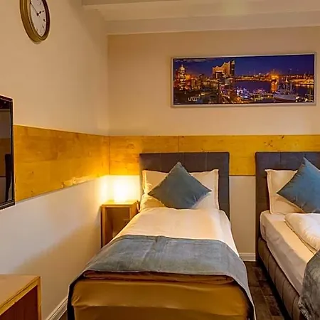Hotel Schlafhuette *