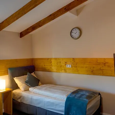 Schlafhuette * Kaltenkirchen