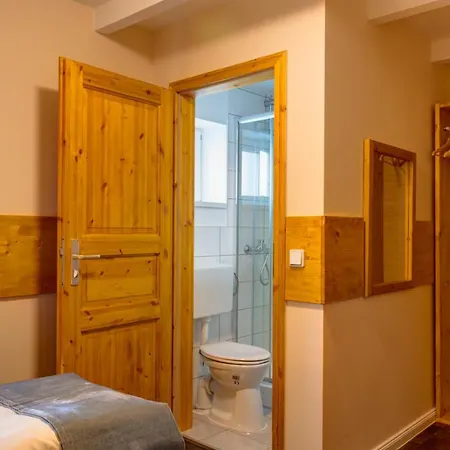 Schlafhuette * Kaltenkirchen